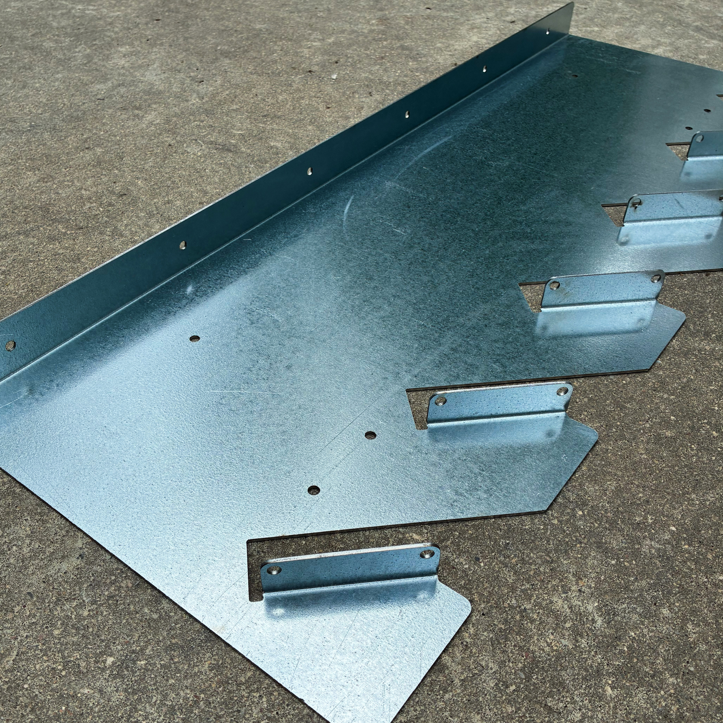 End Bracket (Right)